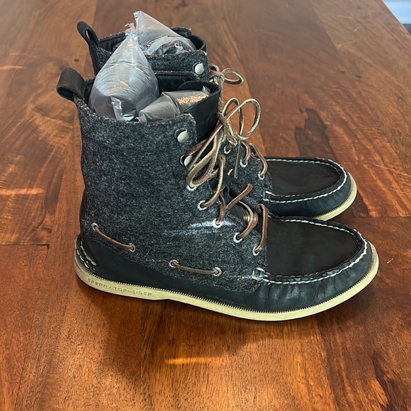 Authentic Original Sperry Top - Sider “High Tops” | leather & wool - Picture 4 of 6